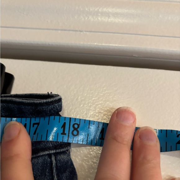 DKNY Rolled Cuff Blue Denim Women's Shorts, size 12 - Picture 7 of 8